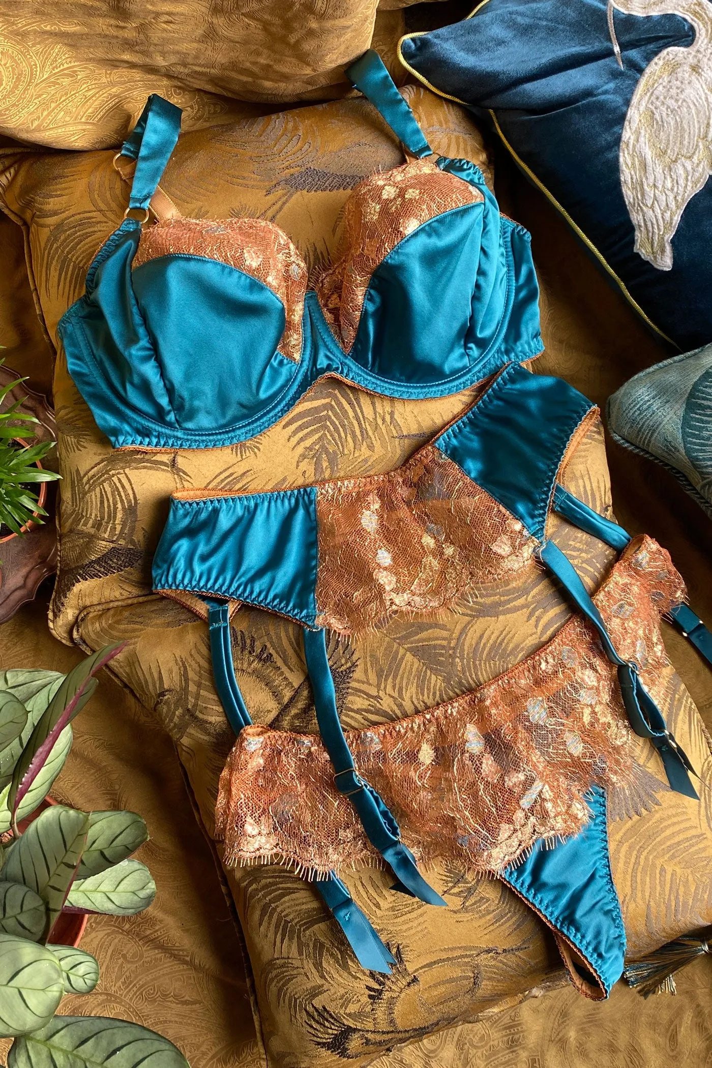 Eden Suspender