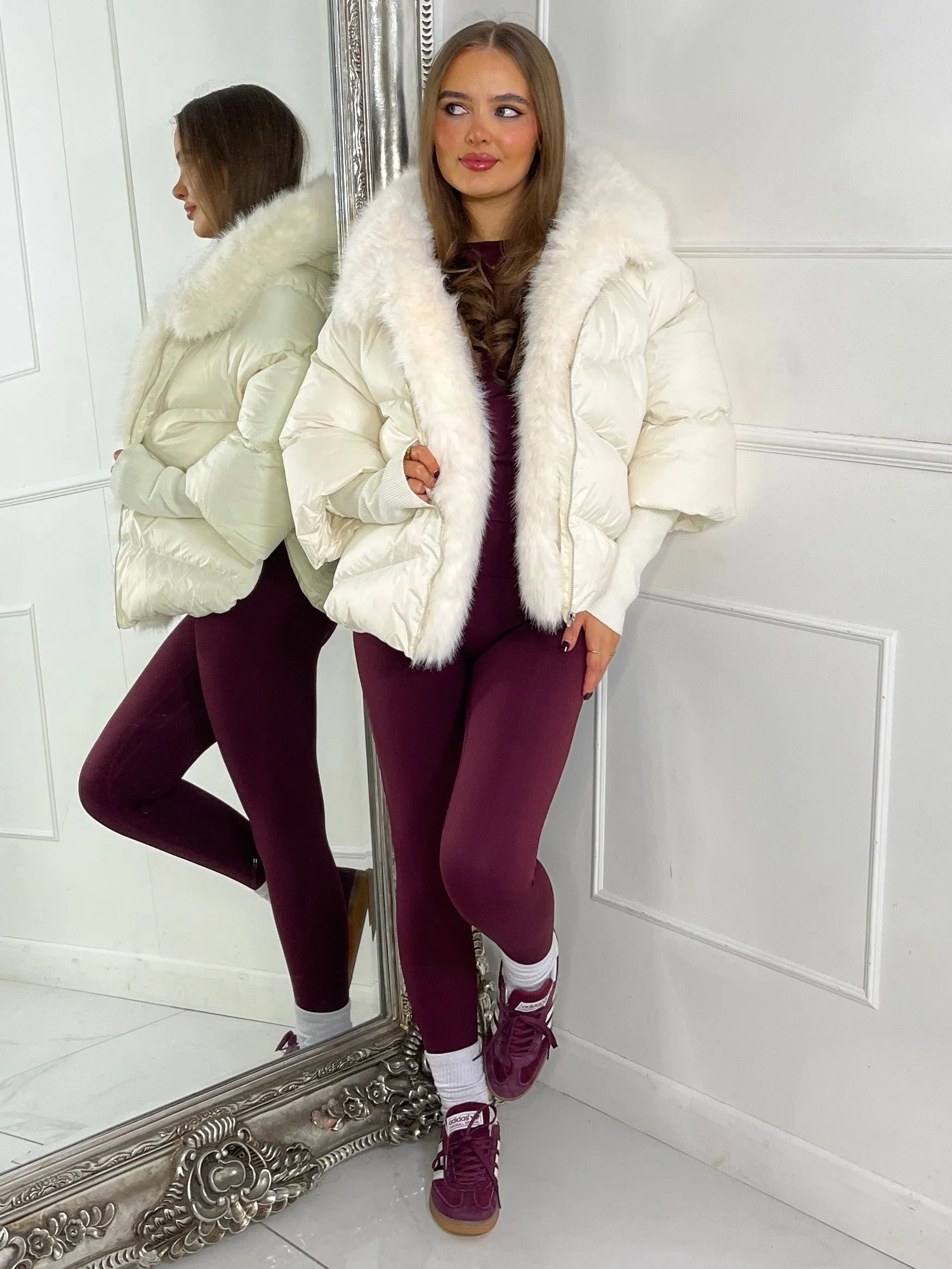hooded puffer coat with faux fur trim - Cream
