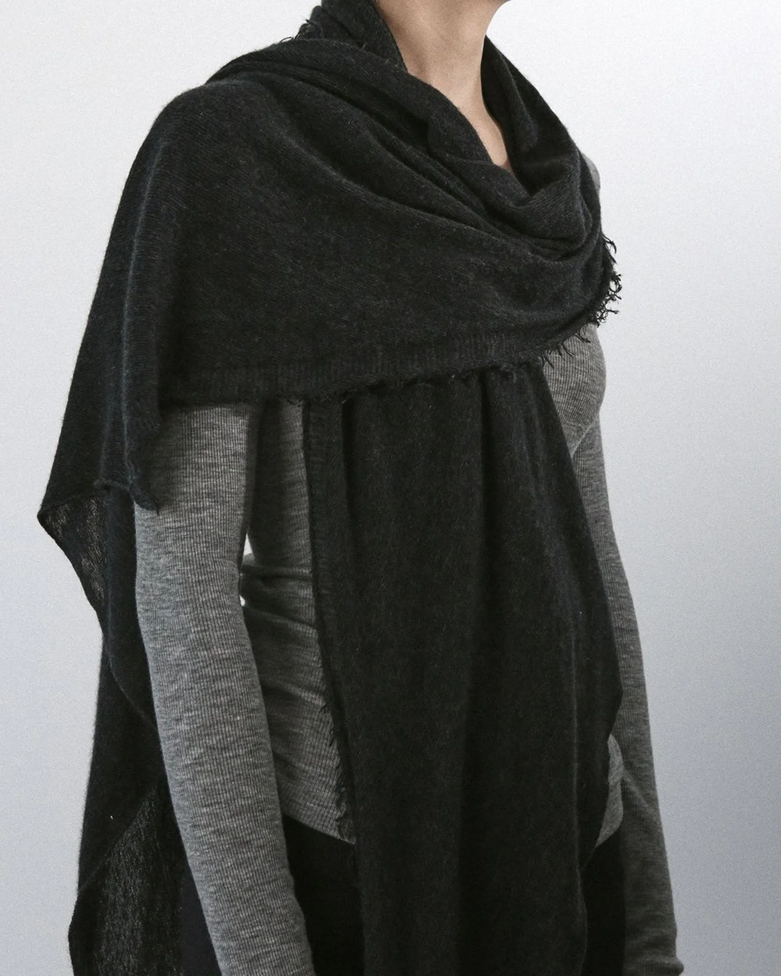 Love Cashmere Scarf in Black X Charcoal