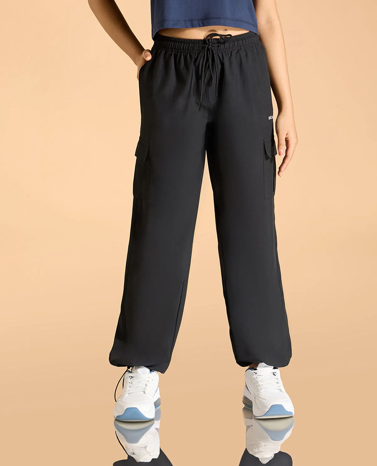 Mid Rise Solid Lightweight Cargo Pants For Girls