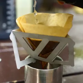 Munieq Tetra Coffee Dripper W/ Leather Pouch