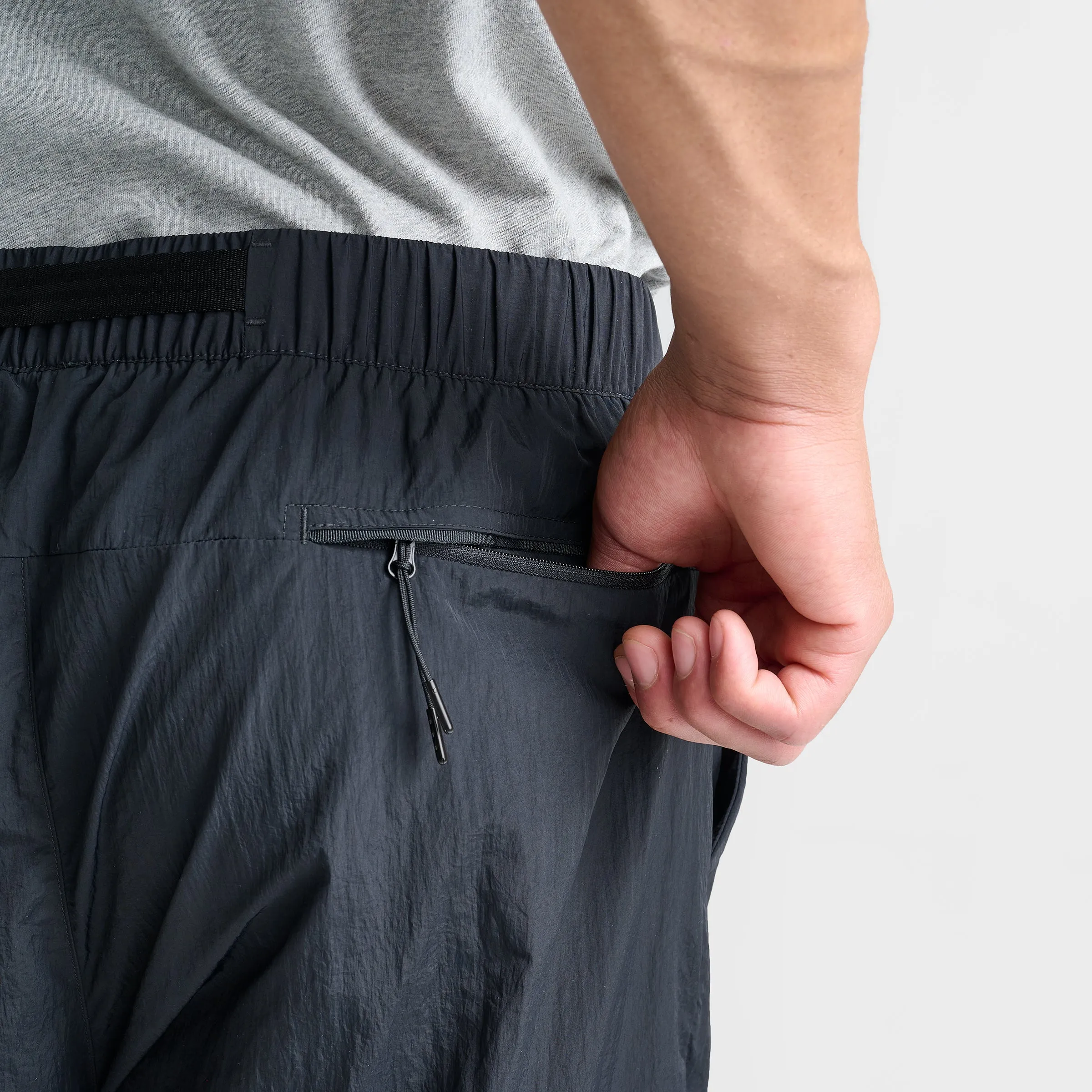 Nike Sportswear Tech Woven Cargo Pants / Black
