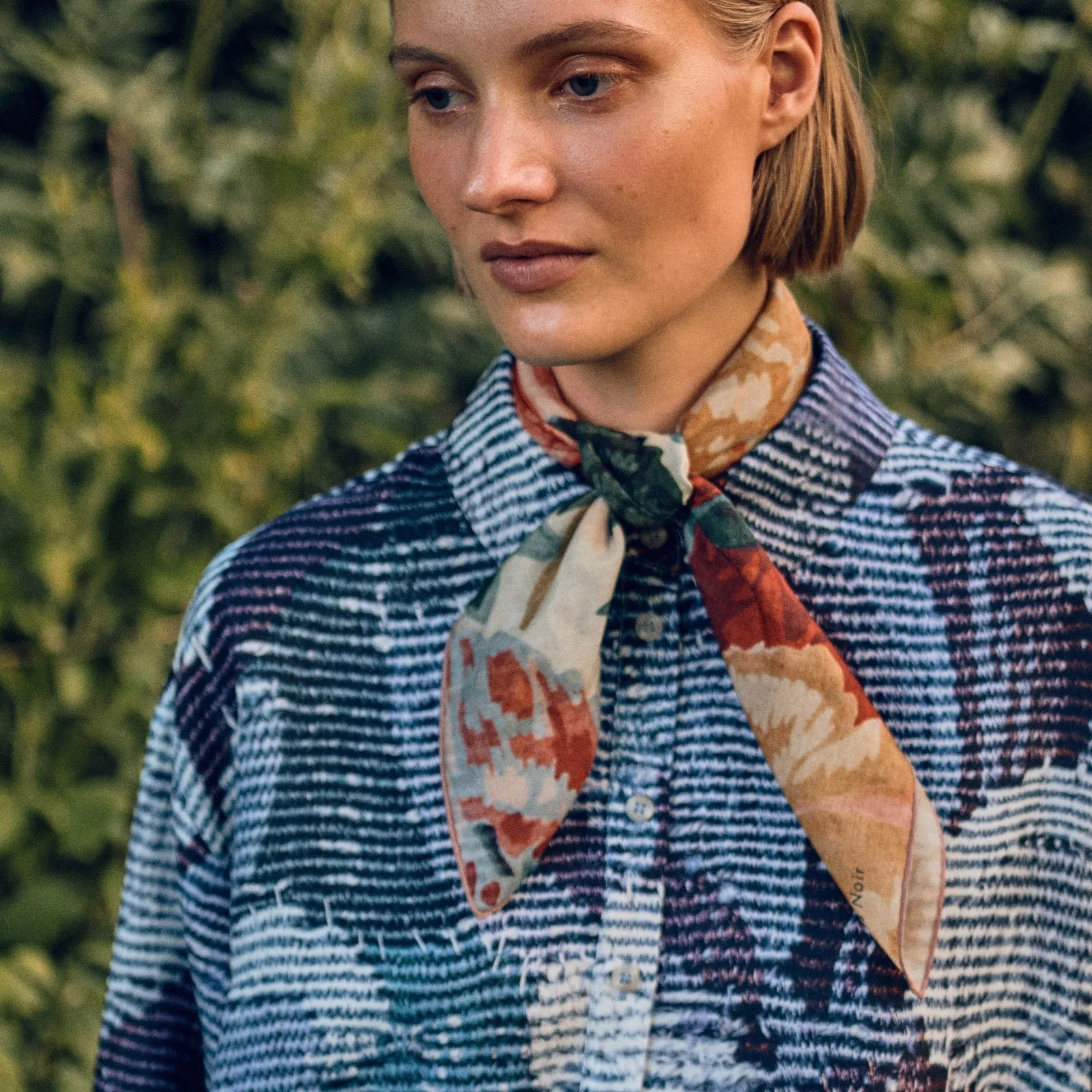 Tapis Noir Light Multicolour Flower Scarf
