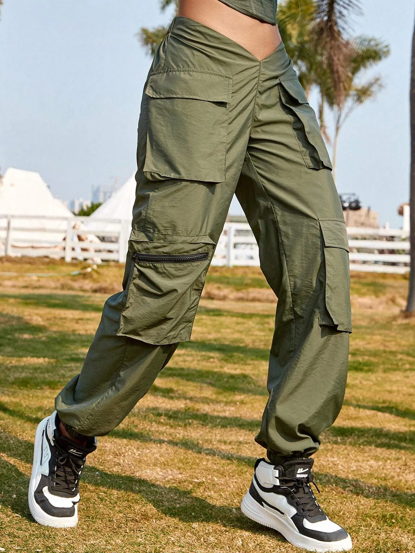 V Waist Zipper Detail Patched Jogger Cargo Pant